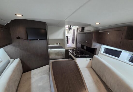 Wnętrze jachtu - Jachty na sprzedaż - dealer łodzi motorowych i jachtów - Warszawa, Polska