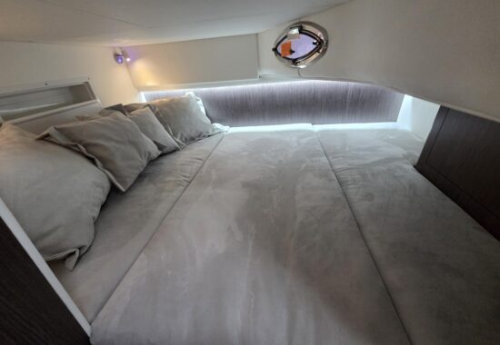 Wnętrze jachtu - Jachty na sprzedaż - dealer łodzi motorowych i jachtów - Warszawa, Polska