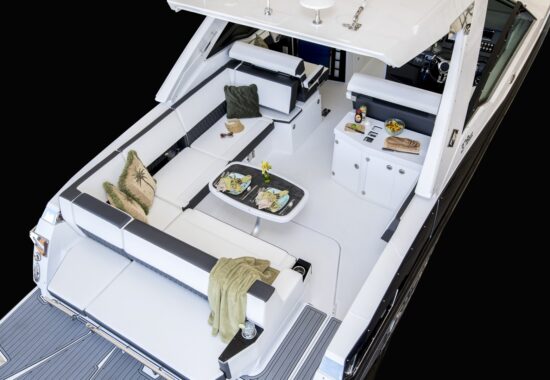 Jacht Monterey Super Sports 378 SS - Jachty na sprzedaż - dealer łodzi motorowych i jachtów - Warszawa, Polska