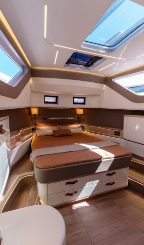 Level Yachts 43ST - Jachty na sprzedaż - dealer łodzi motorowych i jachtów - Warszawa, Polska